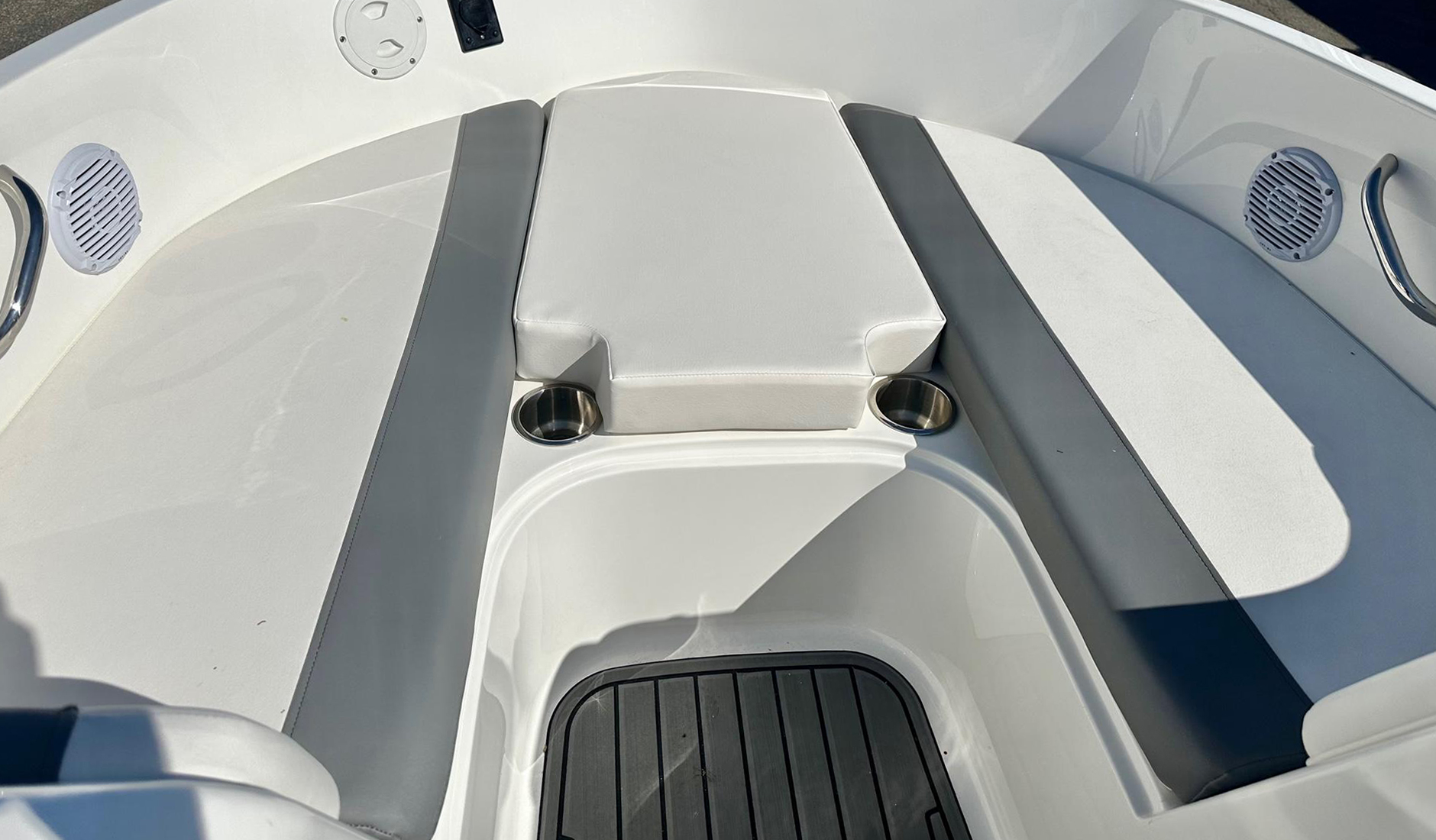 Bayliner E18 Outboard Фото № 10